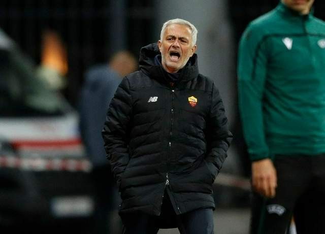 球友会体育- 罗马德比火药味十足，迪巴拉伤退引发球迷不满  