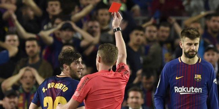  昂热中场核心染红离场，球队憾失三分良机  