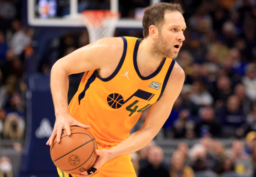  艾顿与主帅矛盾升级，步行者重启交易谈判  