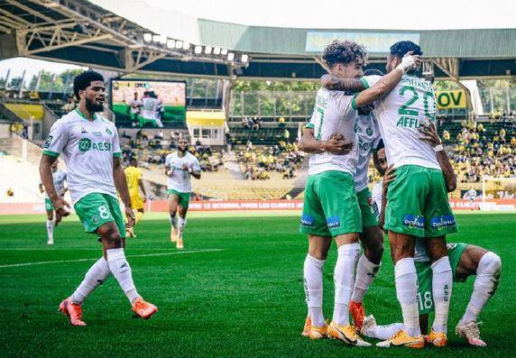 球友会体育- 马赛德比战遭遇绝平，争议判罚引发主帅激烈抗议  